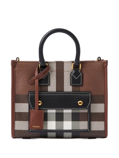 borse burberry bauletto|Scopri la nuova collezione di borse Burberry donna su .